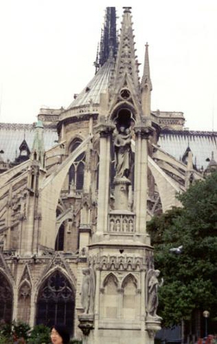 France-Paris-NotreDame4