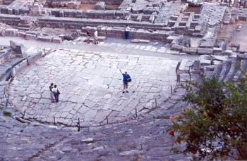 Greece-Delphi-Museum-Amphitheater2