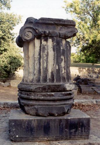 Greece-Olympia-Ruins-OlympicPedistal